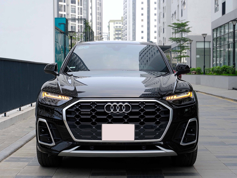 Audi Q5 Sline đen/nội thất đen 2021