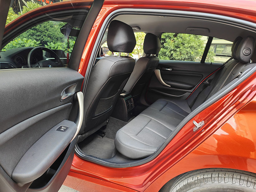 BMW 118i 2019 (Màu cam/nội thất đen)