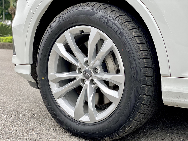 Audi Q7 trắng 2020 -  55TFSI Sline
