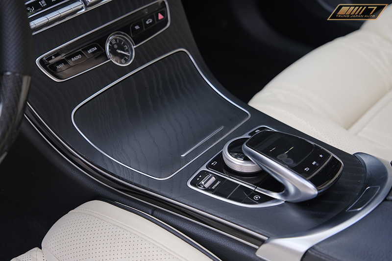 𝐌𝐞𝐫𝐜𝐞𝐝𝐞𝐬 𝐁𝐞𝐧𝐳 𝐂𝟑𝟎𝟎 𝐂𝐨𝐮𝐩𝐞 𝟐𝟎𝟏𝟕