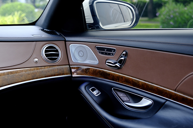 𝐌𝐞𝐫𝐜𝐞𝐝𝐞𝐬 𝐒𝟒𝟎𝟎 𝟐𝟎𝟏𝟓 (𝐓𝐫𝐚̆́𝐧𝐠/𝐧𝐨̣̂𝐢 𝐭𝐡𝐚̂́𝐭 𝐧𝐚̂𝐮)