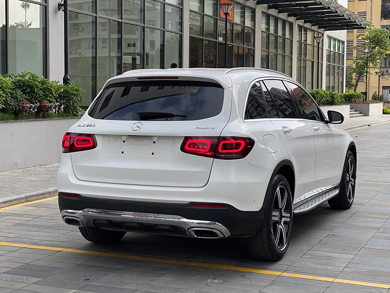 GLC200 4matic 2021 (Trắng/nội thất đen)