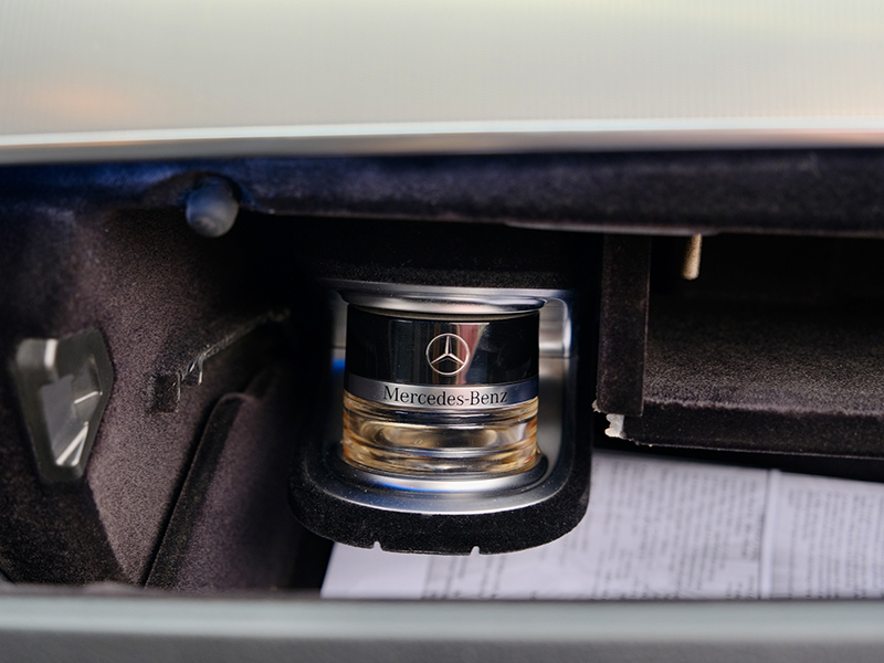 𝐌𝐞𝐫𝐜𝐞𝐝𝐞𝐬 𝐁𝐞𝐧𝐳 𝐄𝟐𝟎𝟎 𝐄𝐝𝐢𝐭𝐢𝐨𝐧 (Đ𝐨̉/𝐧𝐨̣̂𝐢 𝐭𝐡𝐚̂́𝐭 đ𝐞𝐧)