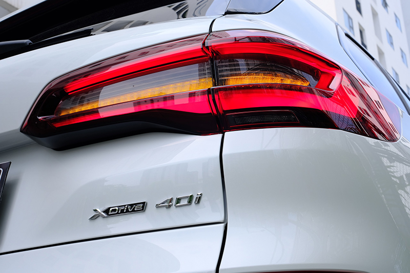 BMW 𝐗𝟓 𝐌𝐬𝐩𝐨𝐫𝐭 2021 (Trắng/nội thất Nâu)