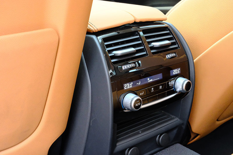 𝐁𝐌𝐖 𝟓𝟑𝟎𝐢 𝐋𝐮𝐱𝐮𝐫𝐲 𝐋𝐢𝐧𝐞 𝟐𝟎𝟏𝟗 (Xanh đen/nội thất nâu)