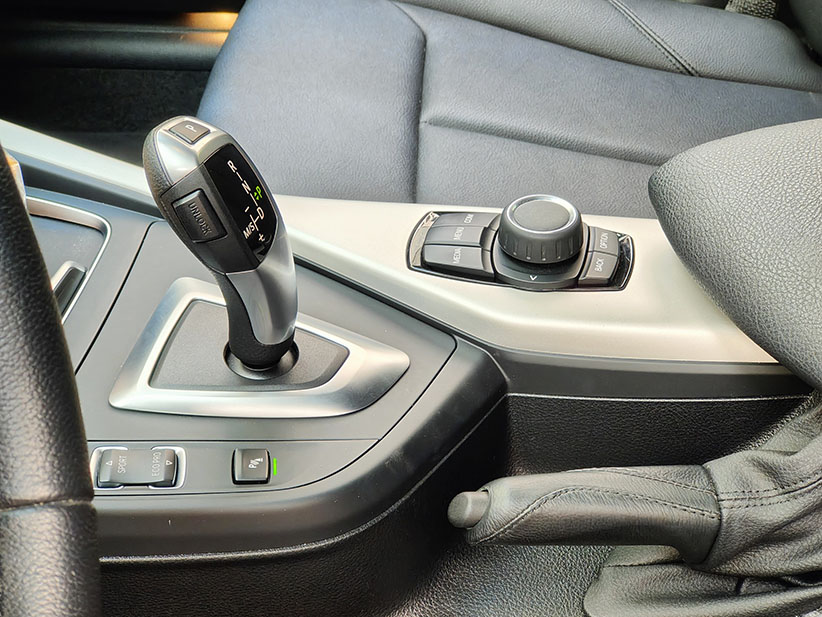 BMW 118i 2019 (Màu cam/nội thất đen)