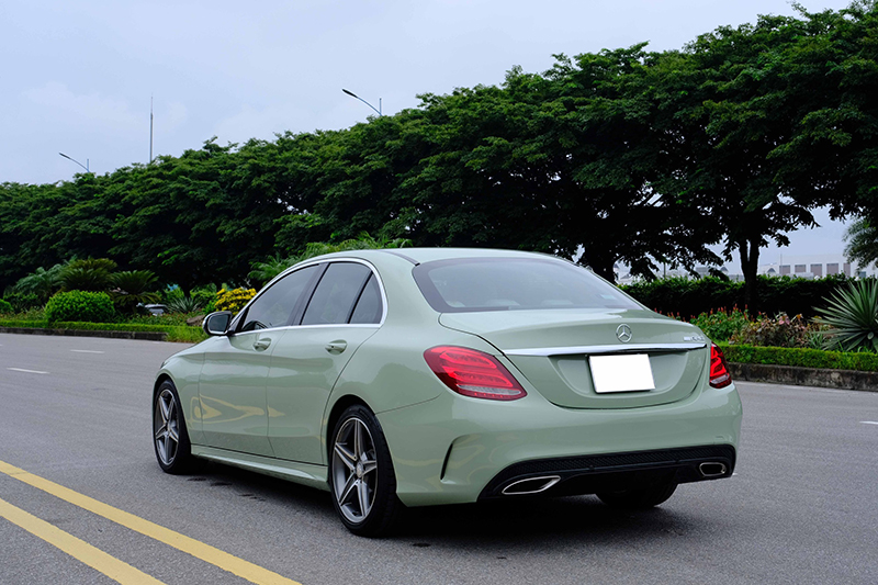 Mercedes 𝐂𝟐𝟓𝟎 𝐀𝐌𝐆 2015