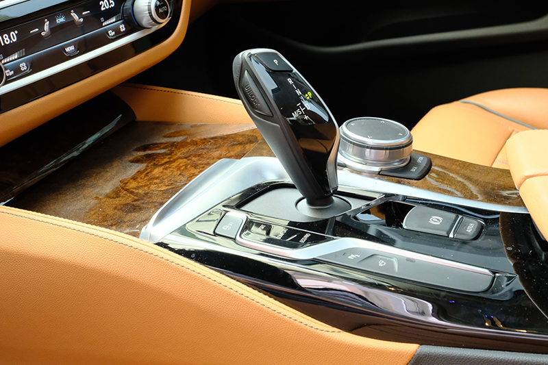 𝐁𝐌𝐖 𝟓𝟑𝟎𝐢 𝐋𝐮𝐱𝐮𝐫𝐲 𝐋𝐢𝐧𝐞 𝟐𝟎𝟏𝟗 (Xanh đen/nội thất nâu)