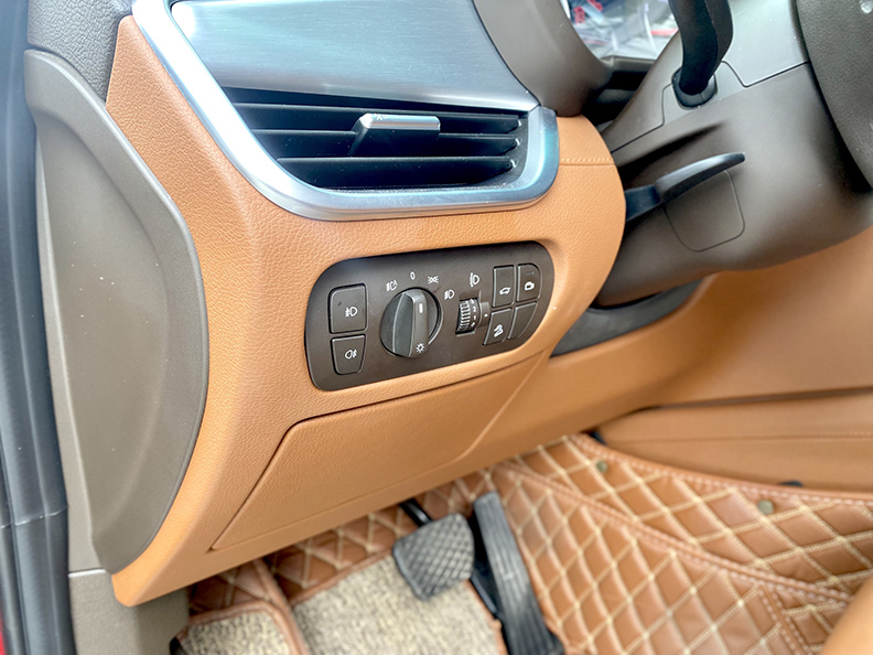 [VINFAST] Lux SA 2.0 PLUS Premium