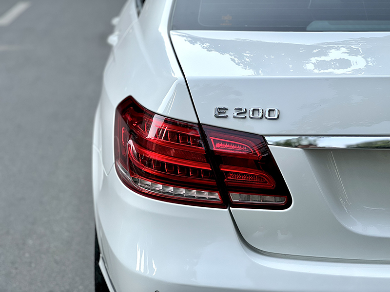 𝐌𝐞𝐫𝐜𝐞𝐝𝐞𝐬 𝐁𝐞𝐧𝐳 𝐄𝟐𝟎𝟎 𝐄𝐝𝐢𝐭𝐢𝐨𝐧 𝟐𝟎𝟏𝟓 (𝐓𝐫𝐚̆́𝐧𝐠/𝐧𝐨̣̂𝐢 𝐭𝐡𝐚̂́𝐭 đ𝐞𝐧)