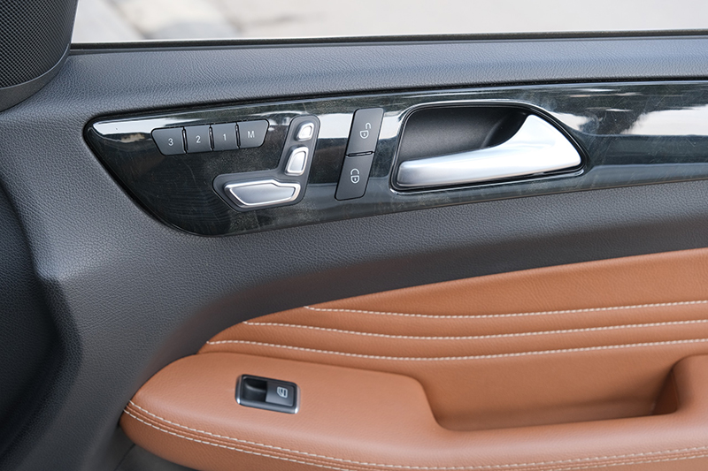 𝐌𝐞𝐫𝐜𝐞𝐝𝐞𝐬 𝐁𝐞𝐧𝐳 𝐆𝐋𝐄𝟒𝟎𝟎 𝐂𝐨𝐮𝐩𝐞 𝟐𝟎𝟏𝟖 (𝐓𝐫𝐚̆́𝐧𝐠/𝐧𝐨̣̂𝐢 𝐭𝐡𝐚̂́𝐭 𝐤𝐞𝐦)