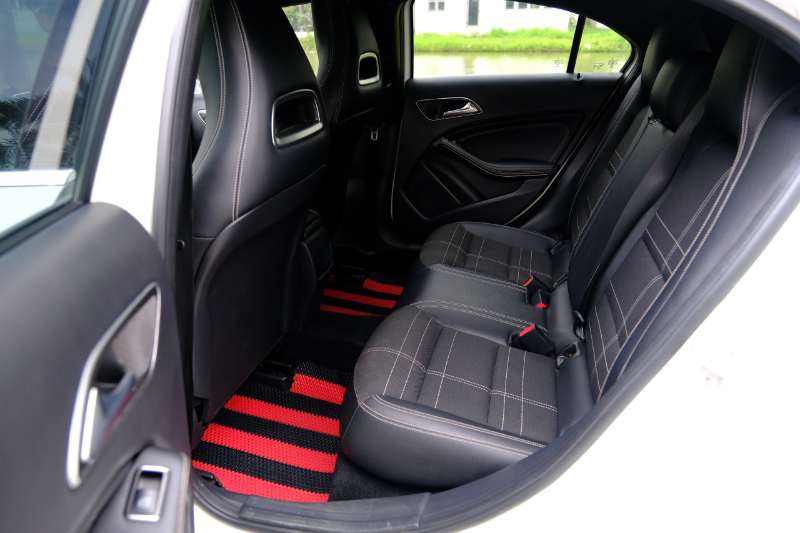 𝐌𝐞𝐫𝐜𝐞𝐝𝐞𝐬 𝐁𝐞𝐧𝐳 𝐀𝟐𝟎𝟎 𝟐𝟎𝟏𝟓 (𝐓𝐫𝐚̆́𝐧𝐠/𝐧𝐨̣̂𝐢 𝐭𝐡𝐚̂́𝐭 đ𝐞𝐧)