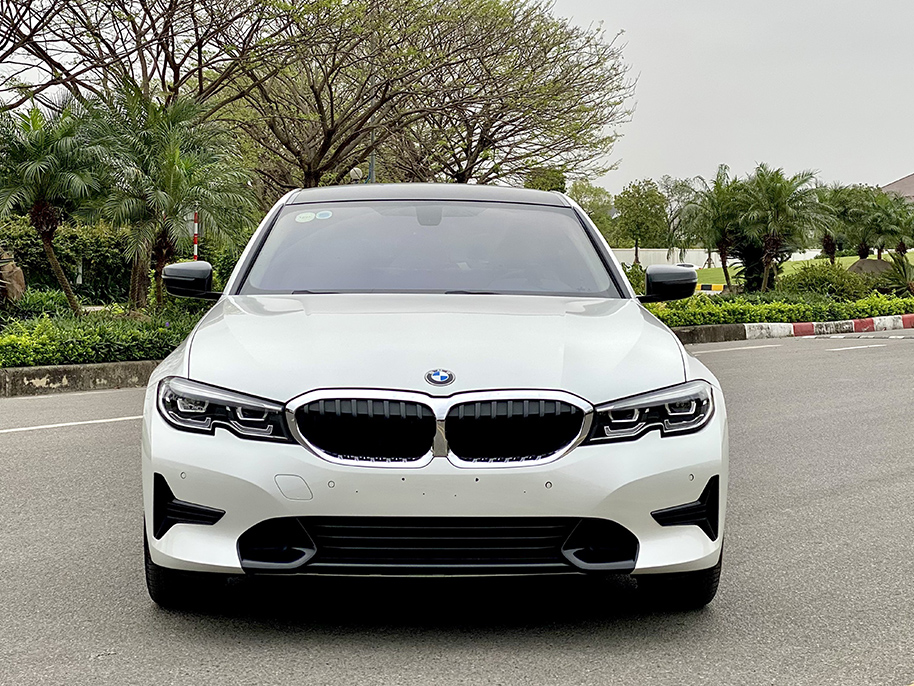 BMW 320i Sportline Plus 2020 (Trắng/nội thất kem)