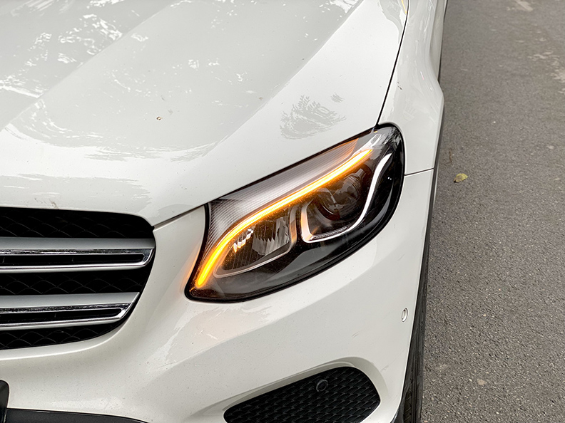 GLC200 trắng/nội thất nâu 2019