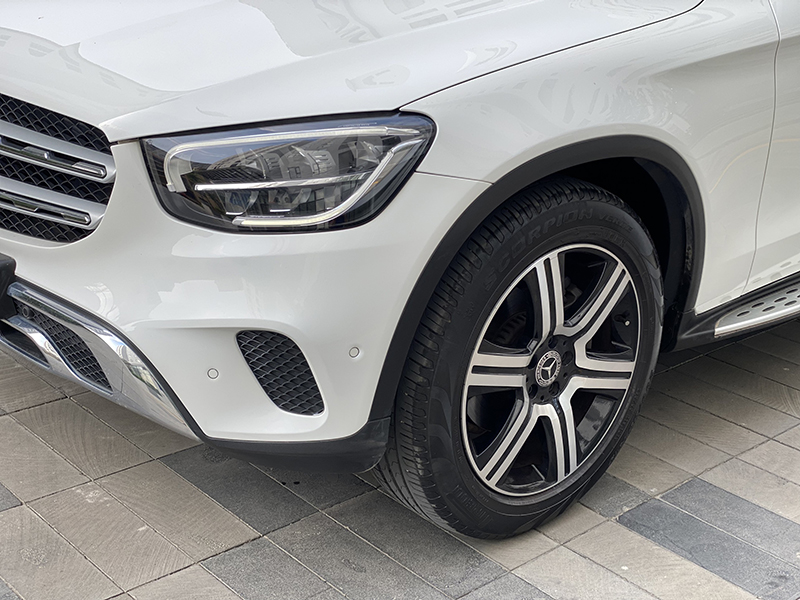 GLC200 4matic 2021 (Trắng/nội thất đen)