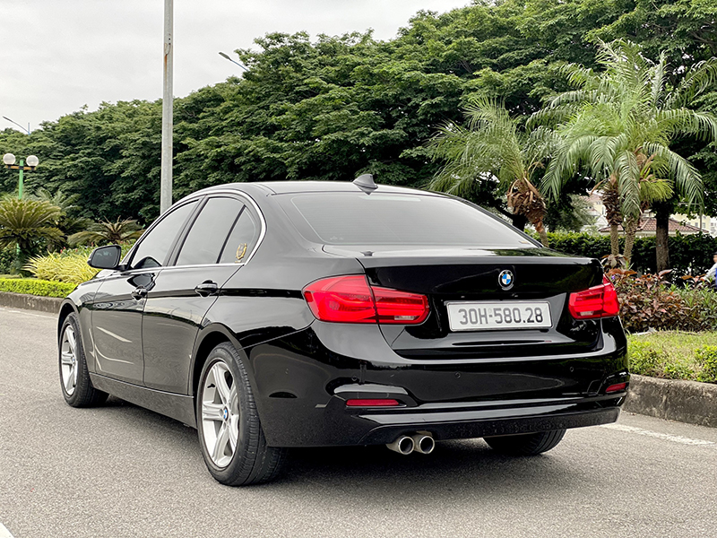 BMW 320i Luxury 2018 (Đen/nội thất đen)