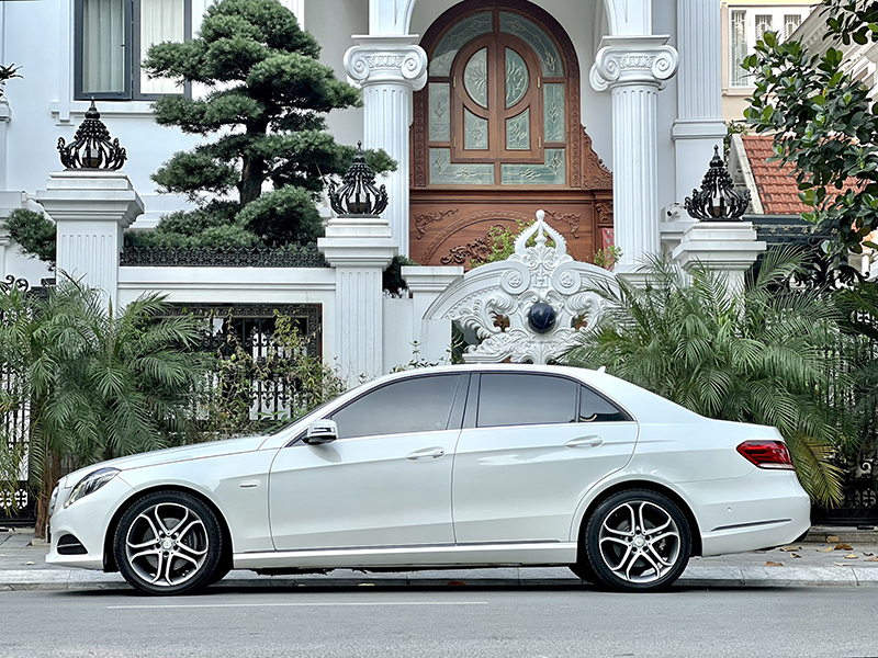 𝐌𝐞𝐫𝐜𝐞𝐝𝐞𝐬 𝐁𝐞𝐧𝐳 𝐄𝟐𝟎𝟎 𝐄𝐝𝐢𝐭𝐢𝐨𝐧 𝟐𝟎𝟏𝟓 (𝐓𝐫𝐚̆́𝐧𝐠/𝐧𝐨̣̂𝐢 𝐭𝐡𝐚̂́𝐭 đ𝐞𝐧)