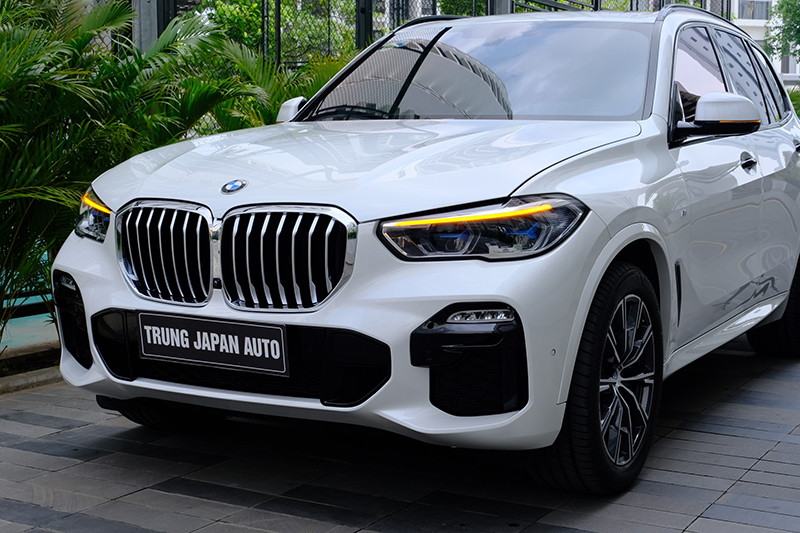 BMW 𝐗𝟓 𝐌𝐬𝐩𝐨𝐫𝐭 2021 (Trắng/nội thất Nâu)