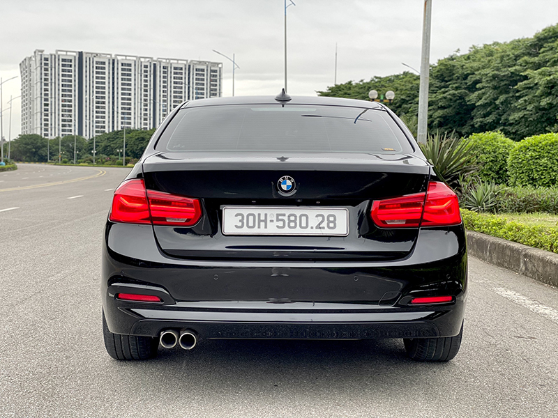 BMW 320i Luxury 2018 (Đen/nội thất đen)
