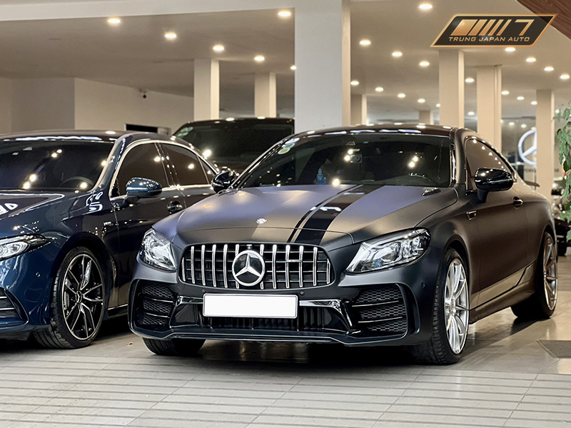 𝐌𝐞𝐫𝐜𝐞𝐝𝐞𝐬 𝐁𝐞𝐧𝐳 𝐂𝟑𝟎𝟎 𝐂𝐨𝐮𝐩𝐞 𝟐𝟎𝟏𝟕