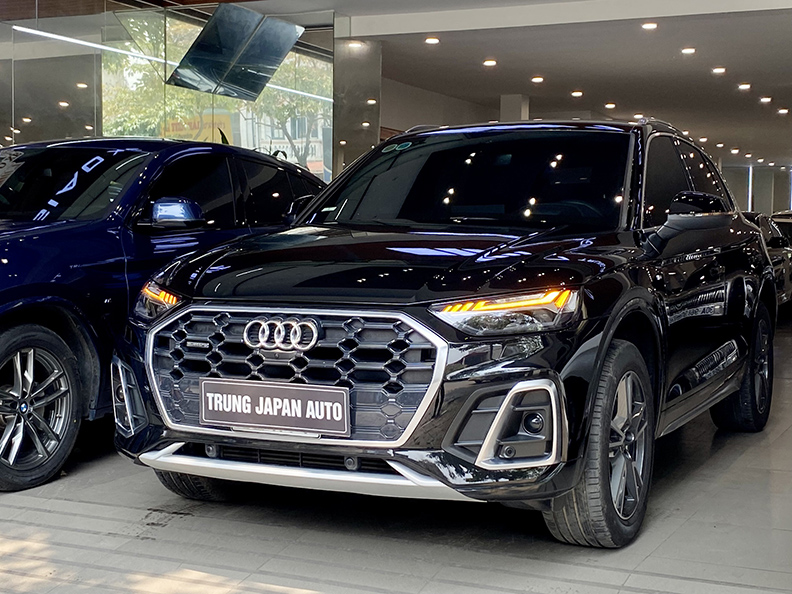 Audi Q5 Sline đen/nội thất đen 2021