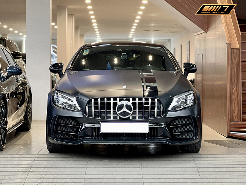 𝐌𝐞𝐫𝐜𝐞𝐝𝐞𝐬 𝐁𝐞𝐧𝐳 𝐂𝟑𝟎𝟎 𝐂𝐨𝐮𝐩𝐞 𝟐𝟎𝟏𝟕