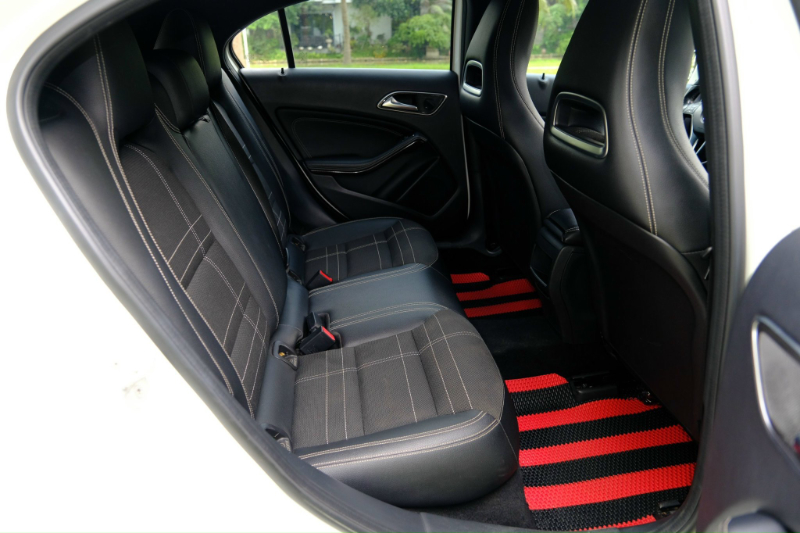 𝐌𝐞𝐫𝐜𝐞𝐝𝐞𝐬 𝐁𝐞𝐧𝐳 𝐀𝟐𝟎𝟎 𝟐𝟎𝟏𝟓 (𝐓𝐫𝐚̆́𝐧𝐠/𝐧𝐨̣̂𝐢 𝐭𝐡𝐚̂́𝐭 đ𝐞𝐧)