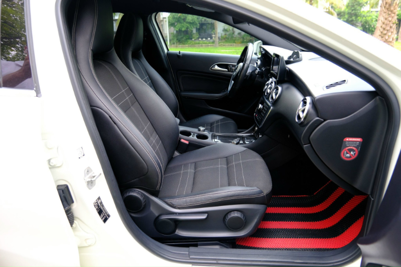 𝐌𝐞𝐫𝐜𝐞𝐝𝐞𝐬 𝐁𝐞𝐧𝐳 𝐀𝟐𝟎𝟎 𝟐𝟎𝟏𝟓 (𝐓𝐫𝐚̆́𝐧𝐠/𝐧𝐨̣̂𝐢 𝐭𝐡𝐚̂́𝐭 đ𝐞𝐧)