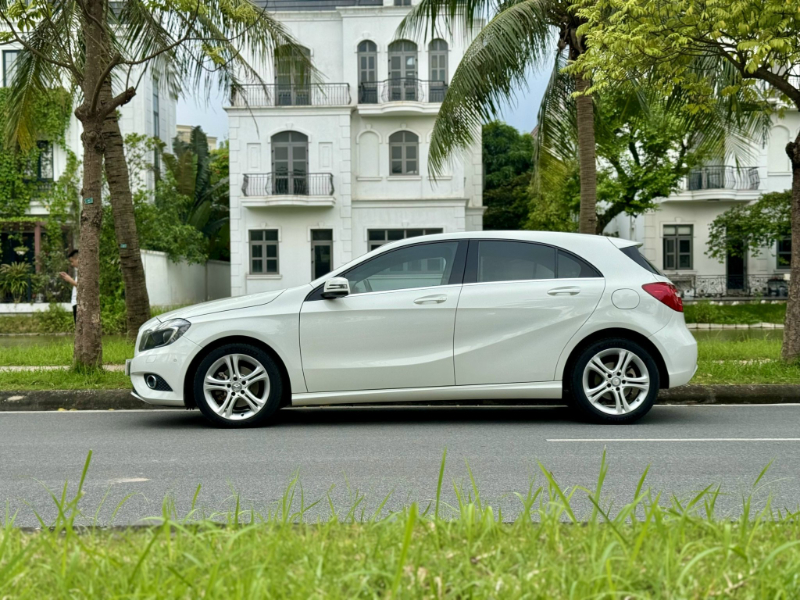 𝐌𝐞𝐫𝐜𝐞𝐝𝐞𝐬 𝐁𝐞𝐧𝐳 𝐀𝟐𝟎𝟎 𝟐𝟎𝟏𝟓 (𝐓𝐫𝐚̆́𝐧𝐠/𝐧𝐨̣̂𝐢 𝐭𝐡𝐚̂́𝐭 đ𝐞𝐧)