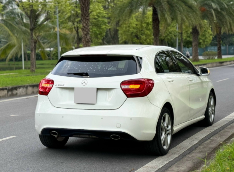 𝐌𝐞𝐫𝐜𝐞𝐝𝐞𝐬 𝐁𝐞𝐧𝐳 𝐀𝟐𝟎𝟎 𝟐𝟎𝟏𝟓 (𝐓𝐫𝐚̆́𝐧𝐠/𝐧𝐨̣̂𝐢 𝐭𝐡𝐚̂́𝐭 đ𝐞𝐧)