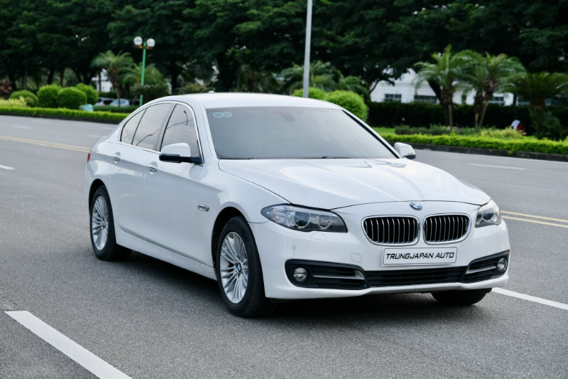 𝐁𝐌𝐖 𝟓𝟐𝟎𝐢 𝟐𝟎𝟏𝟒 (𝐓𝐫𝐚̆́𝐧𝐠/𝐧𝐨̣̂𝐢 𝐭𝐡𝐚̂́𝐭 𝐤𝐞𝐦)