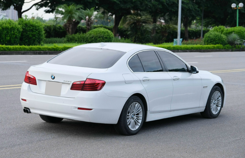 𝐁𝐌𝐖 𝟓𝟐𝟎𝐢 𝟐𝟎𝟏𝟒 (𝐓𝐫𝐚̆́𝐧𝐠/𝐧𝐨̣̂𝐢 𝐭𝐡𝐚̂́𝐭 𝐤𝐞𝐦)