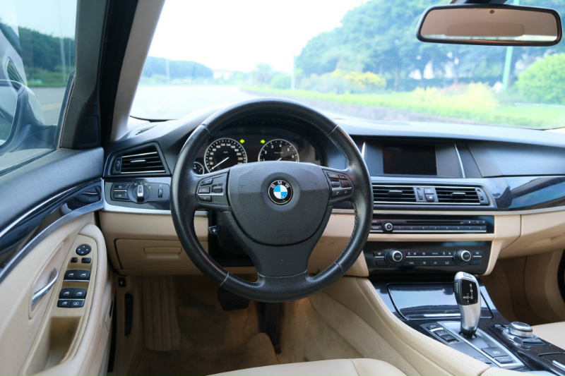 𝐁𝐌𝐖 𝟓𝟐𝟎𝐢 𝟐𝟎𝟏𝟒 (𝐓𝐫𝐚̆́𝐧𝐠/𝐧𝐨̣̂𝐢 𝐭𝐡𝐚̂́𝐭 𝐤𝐞𝐦)