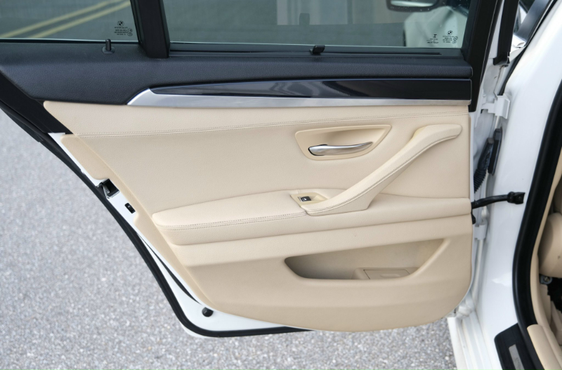 𝐁𝐌𝐖 𝟓𝟐𝟎𝐢 𝟐𝟎𝟏𝟒 (𝐓𝐫𝐚̆́𝐧𝐠/𝐧𝐨̣̂𝐢 𝐭𝐡𝐚̂́𝐭 𝐤𝐞𝐦)