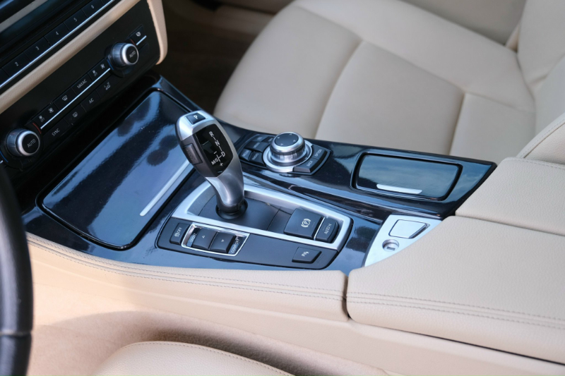 𝐁𝐌𝐖 𝟓𝟐𝟎𝐢 𝟐𝟎𝟏𝟒 (𝐓𝐫𝐚̆́𝐧𝐠/𝐧𝐨̣̂𝐢 𝐭𝐡𝐚̂́𝐭 𝐤𝐞𝐦)