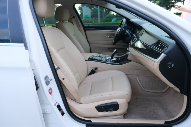 𝐁𝐌𝐖 𝟓𝟐𝟎𝐢 𝟐𝟎𝟏𝟒 (𝐓𝐫𝐚̆́𝐧𝐠/𝐧𝐨̣̂𝐢 𝐭𝐡𝐚̂́𝐭 𝐤𝐞𝐦)