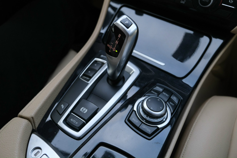 𝐁𝐌𝐖 𝟓𝟐𝟎𝐢 𝟐𝟎𝟏𝟒 (𝐓𝐫𝐚̆́𝐧𝐠/𝐧𝐨̣̂𝐢 𝐭𝐡𝐚̂́𝐭 𝐤𝐞𝐦)