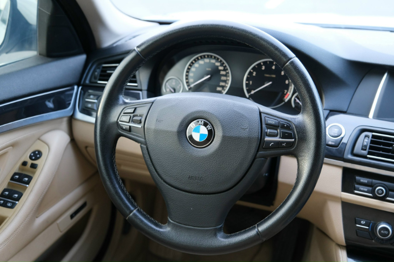 𝐁𝐌𝐖 𝟓𝟐𝟎𝐢 𝟐𝟎𝟏𝟒 (𝐓𝐫𝐚̆́𝐧𝐠/𝐧𝐨̣̂𝐢 𝐭𝐡𝐚̂́𝐭 𝐤𝐞𝐦)