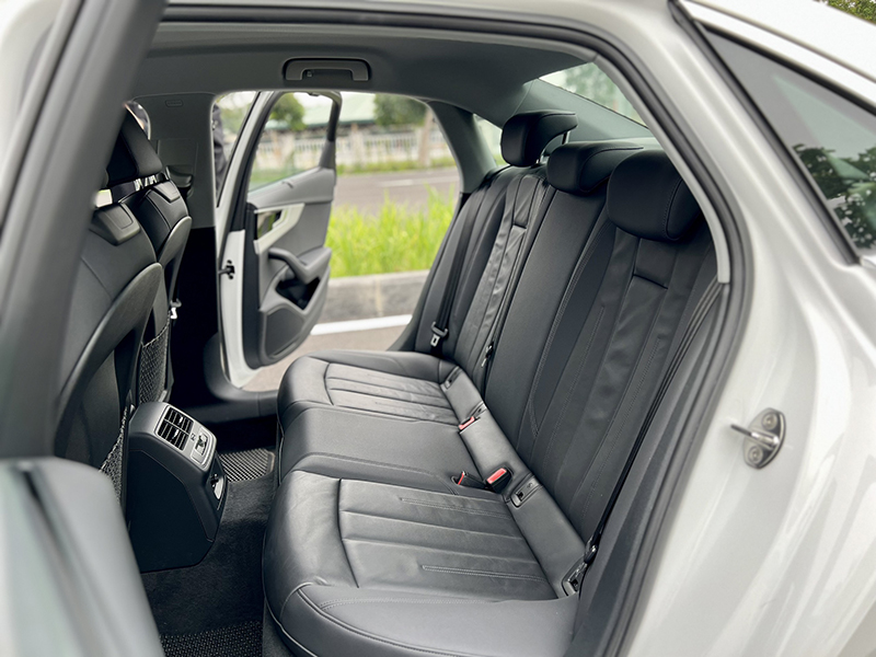 𝐀𝐮𝐝𝐢 𝐀𝟒 𝐀𝐝𝐯𝐚𝐧𝐜𝐞𝐝 𝟐𝟎𝟐𝟎 (𝐓𝐫𝐚̆́𝐧𝐠/𝐧𝐨̣̂𝐢 𝐭𝐡𝐚̂́𝐭 đ𝐞𝐧)