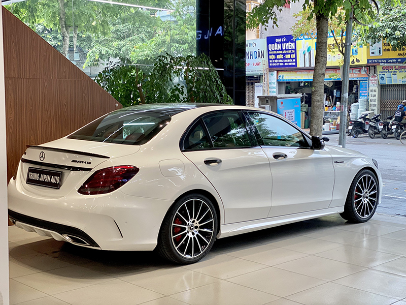 𝐌𝐞𝐫𝐜𝐞𝐝𝐞𝐬 𝐂𝟑𝟎𝟎 𝐀𝐌𝐆 𝟐𝟎𝟏𝟓 𝐥𝐞̂𝐧 𝐟𝐮𝐥𝐥 𝟐𝟎𝟏𝟕