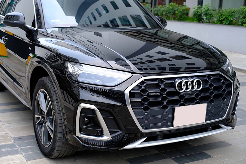 Audi Q5 Sline đen/nội thất đen 2021