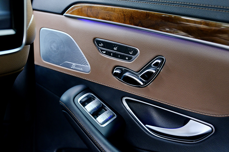 𝐌𝐞𝐫𝐜𝐞𝐝𝐞𝐬 𝐒𝟒𝟎𝟎 𝟐𝟎𝟏𝟓 (𝐓𝐫𝐚̆́𝐧𝐠/𝐧𝐨̣̂𝐢 𝐭𝐡𝐚̂́𝐭 𝐧𝐚̂𝐮)