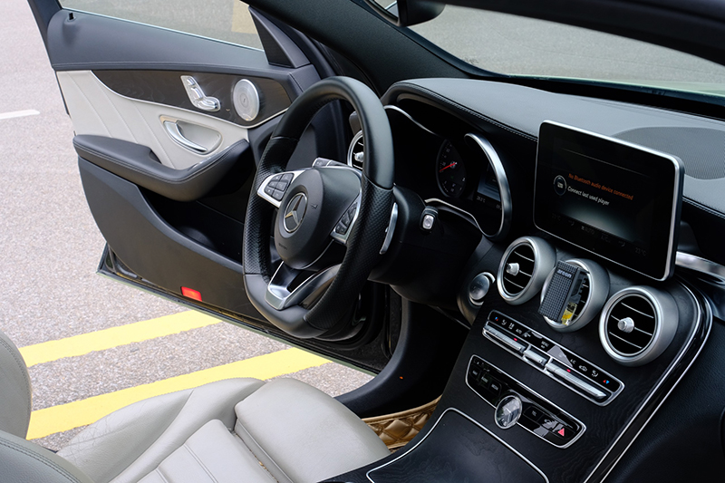 Mercedes 𝐂𝟐𝟓𝟎 𝐀𝐌𝐆 2015