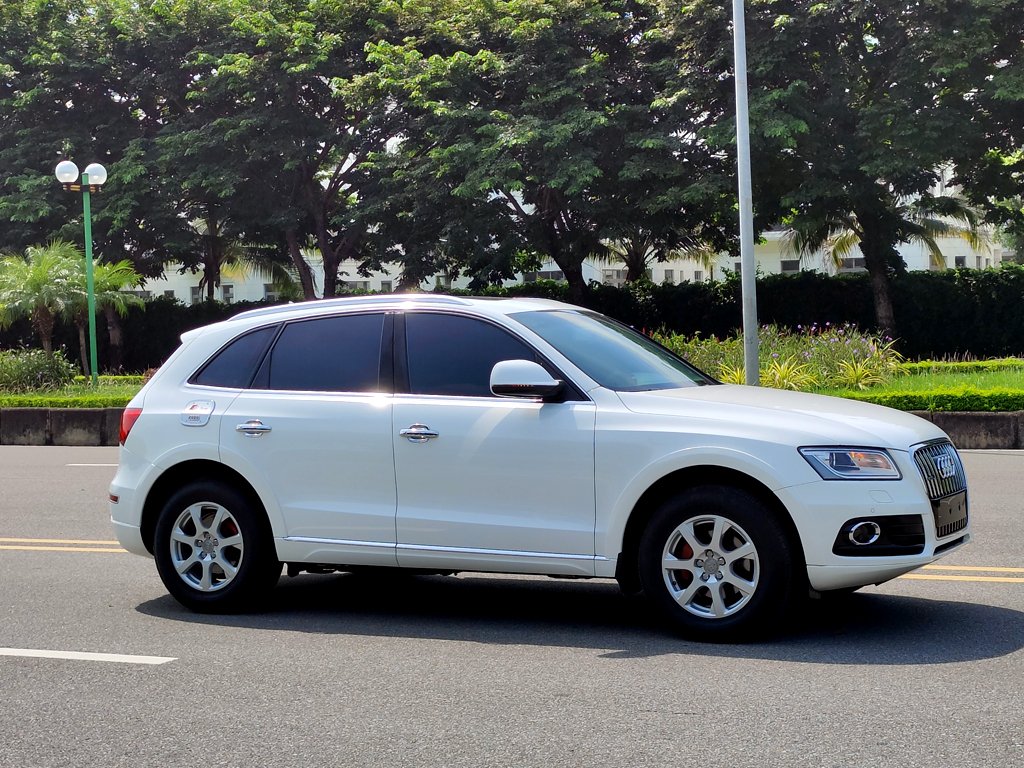 AUDI Q5 2014 Trắng Kem