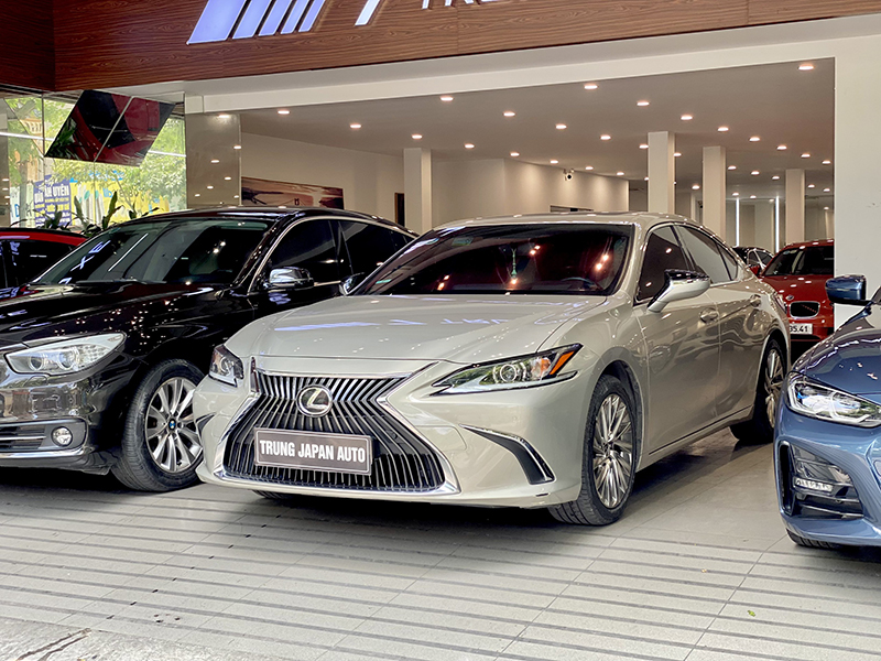 Lexus 𝐄𝐒𝟐𝟓𝟎 𝐌𝐨𝐝𝐞𝐥 𝟐𝟎𝟏𝟗