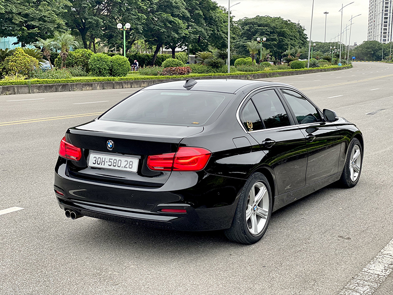 BMW 320i Luxury 2018 (Đen/nội thất đen)