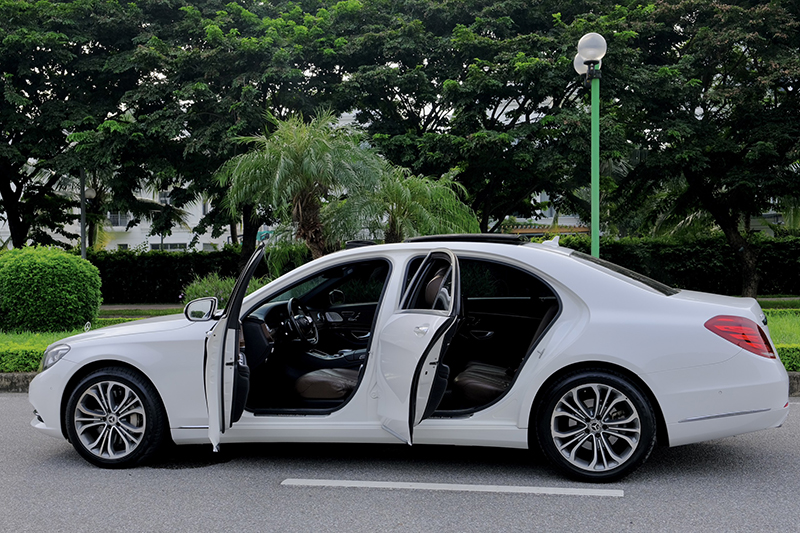 𝐌𝐞𝐫𝐜𝐞𝐝𝐞𝐬 𝐒𝟒𝟎𝟎 𝟐𝟎𝟏𝟓 (𝐓𝐫𝐚̆́𝐧𝐠/𝐧𝐨̣̂𝐢 𝐭𝐡𝐚̂́𝐭 𝐧𝐚̂𝐮)