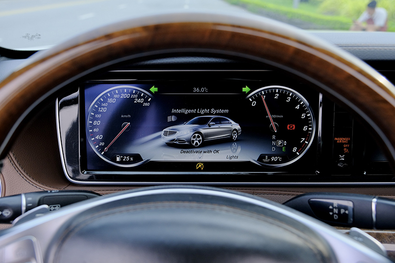 𝐌𝐞𝐫𝐜𝐞𝐝𝐞𝐬 𝐒𝟒𝟎𝟎 𝟐𝟎𝟏𝟓 (𝐓𝐫𝐚̆́𝐧𝐠/𝐧𝐨̣̂𝐢 𝐭𝐡𝐚̂́𝐭 𝐧𝐚̂𝐮)