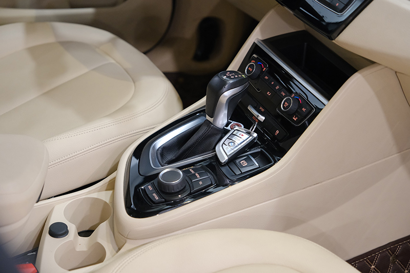 𝐁𝐌𝐖 𝟐𝟏𝟖𝐢 𝐀𝐜𝐭𝐢𝐯𝐞𝐓𝐨𝐮𝐫𝐞𝐫 𝟐𝟎𝟏𝟓 (𝐓𝐫𝐚̆́𝐧𝐠/𝐧𝐨̣̂𝐢 𝐭𝐡𝐚̂́𝐭 𝐤𝐞𝐦)