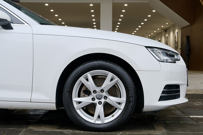 𝐀𝐮𝐝𝐢 𝐀𝟒 𝟐.𝟎 𝟐𝟎𝟏𝟔 (𝐓𝐫𝐚̆́𝐧𝐠/𝐧𝐨̣̂𝐢 𝐭𝐡𝐚̂́𝐭 𝐧𝐚̂𝐮)